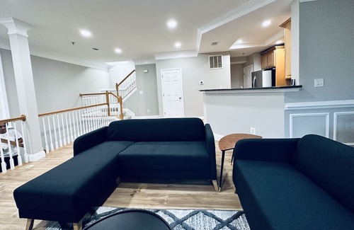 Groveton Apartamento | Stunning 3BR Apartment. Peaceful & Quiet!