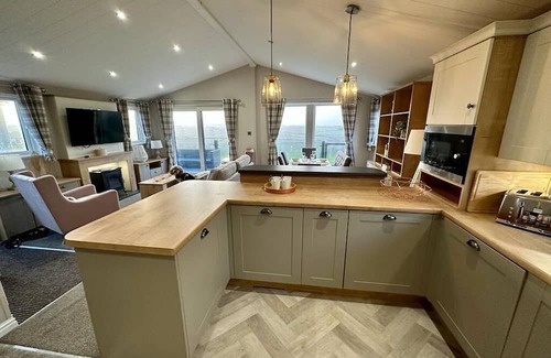 Newquay Cabina | Luxury 3 bedroom Maple View Lodge