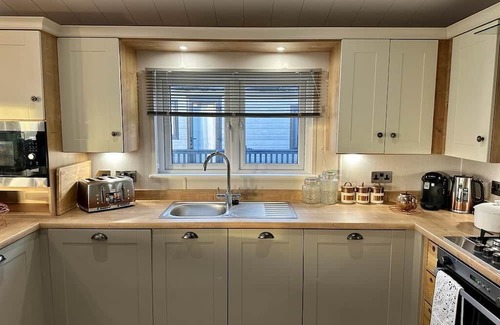 Newquay Cabina | Luxury 3 bedroom Maple View Lodge