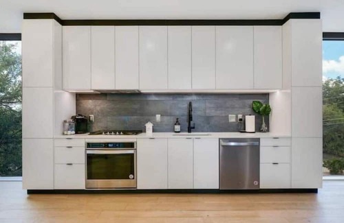 Westfield Casa | Downtown ATX Capital View Penthouse