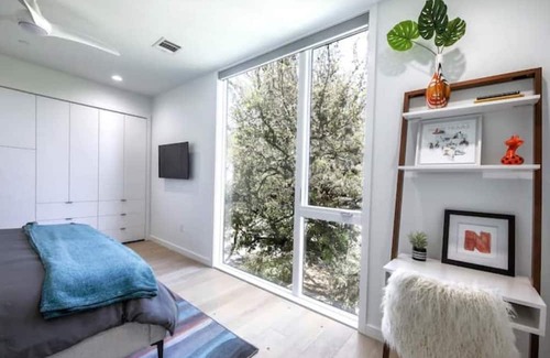 Westfield Casa | Downtown ATX Capital View Penthouse