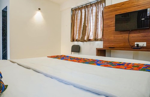 Akurdi Hotel | Fabexpress Sathvik Executive
