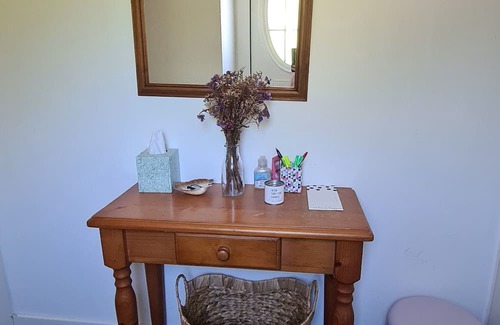 Ventry Otro | Rustic 100-year old Irish farmhouse surrounded by nature