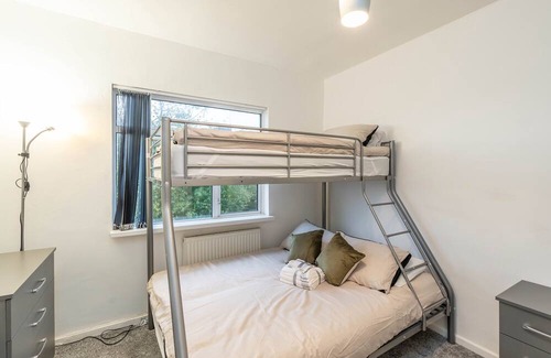 Cribbs Causeway Casa | Beautiful 3-Bed House in Bristol