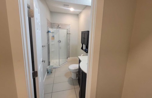 Southeast Calgary Casa | A tranquil 2-bedroom basement in SE Calgary