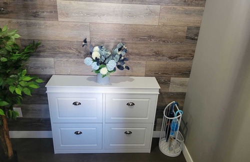 Southeast Calgary Casa | A tranquil 2-bedroom basement in SE Calgary