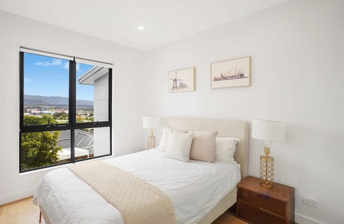 Blackbutt Casa | Shellharbour Entire 3 Bedroom Townhouse