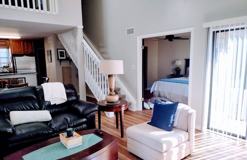 Daphne Casa | Remodeled Daphne townhome, close to I-10!