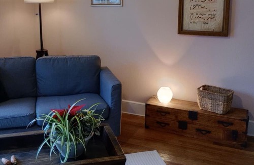 Honesdale Casa | Grove Cottage, a Cozy Cape Cod, 3/4 mi to Honesdale. Cat-friendly. BBQ. Parking.