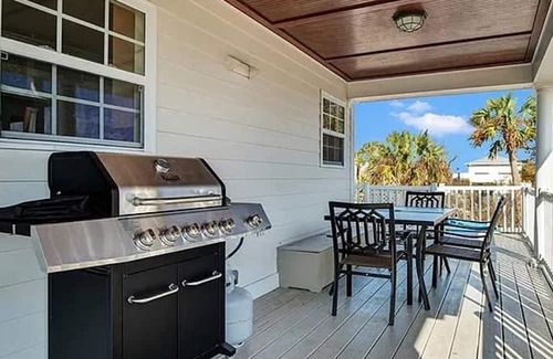Marineland Acres Casa | Serene Sunrise Retreat 1 Mile to Crescent Beach