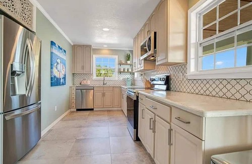 Marineland Acres Casa | Serene Sunrise Retreat 1 Mile to Crescent Beach