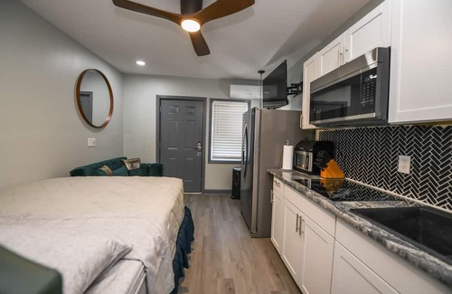 Church Street Apartamento | Luxury mini studio 1 min from Southern Regional hospital 15 mins from the city B