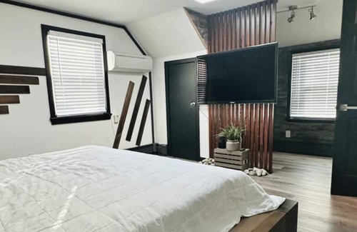 Lake Hiawatha Casa | Amazing Two level Single family home closed to Restaurants and malls