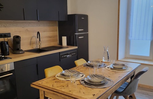 Tauves Apartamento | Location Saisonnière La Berbère Dans le Bourg de Tauves