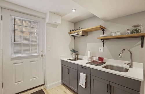 16th Street Heights Apartamento | Cozy and modern Basement Apartment in great Washington, DC neighborhood!