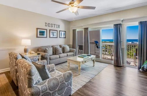 Four Mile Village Condominio | 20% OFF Stays til May 17 "Endless Summer" Tops'l Summit Fab Gulf Views & Pool