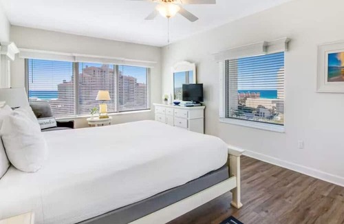 Four Mile Village Condominio | 20% OFF Stays til May 17 "Endless Summer" Tops'l Summit Fab Gulf Views & Pool