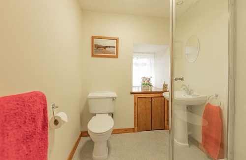 Homore Cabaña | Traditional Thatched Cottage in the heart of South Uist. Pet friendly!