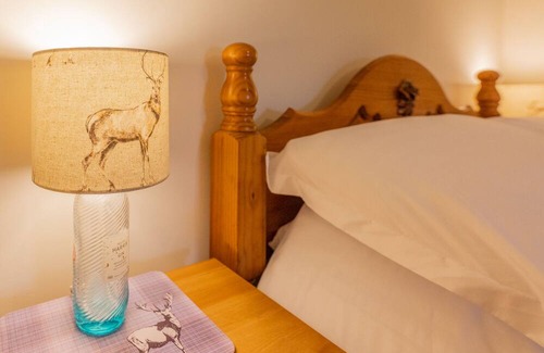 Homore Cabaña | Traditional Thatched Cottage in the heart of South Uist. Pet friendly!