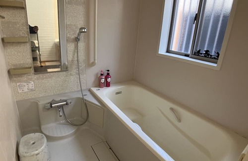 Narashino Casa | Near Tokyo DiesneyLand, Beach and Makuhari. Big House 4 BedRooms for 18 Guests