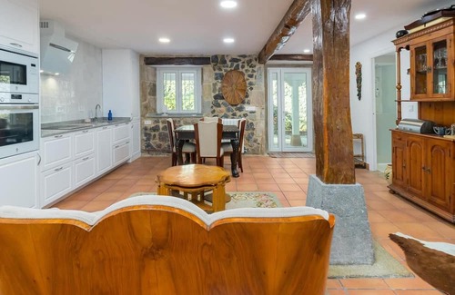 Medio Cudeyo Apartamento | Elegant flat in a stunning setting