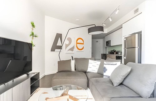 West Bellevue Apartamento | The Sophari 1BR Experience:Modern Living |Pool+Gym