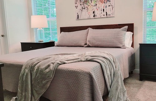Charlotte Casa | A clean, peaceful, quiet place with in 25 minutes of Charlotte Douglas Airport