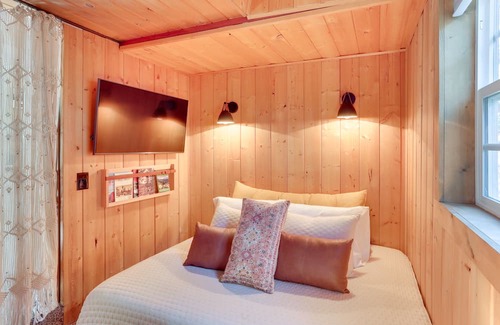 Sugarloaf Cabina | Sugarloaf Storybook Cabin w/ Fire Pit & Grill