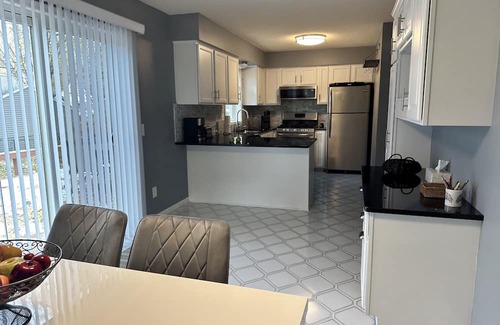 Richfield Casa | Centrally located house in Richfield minutes from MOA, MSP, shops, restaurants