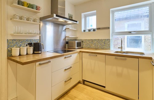 Whitstable Apartamento | Host & Stay | Sail Away