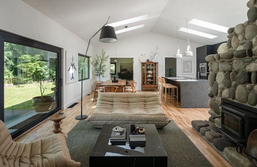 Courtenay Casa | For those seeking a unique getaway with modern comfort and natural beauty!