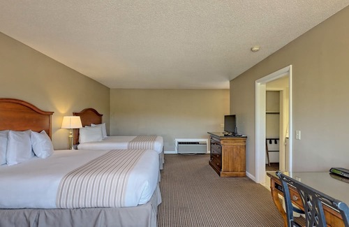 Clayton Condominio | KW_108 Two Queen Unit