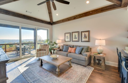 Toccoa Condominio | Stunning Toccoa Retreat w/ Private Deck & Mtn View