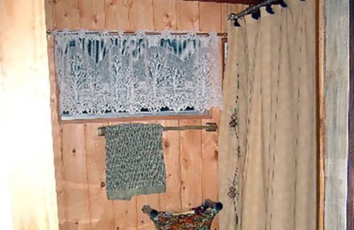 Santeetlah Casa | Location. Location! Mountain Lake Retreat. Near the Tail of Dragon.