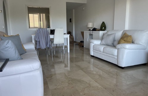 Castillo de Sabinillas Apartamento | Duquesa Suites Golf and Gardens