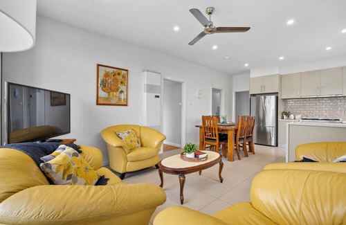Dromana Casa | Dromana Seaside - 2 bedroom - Only 500m to the beach and shops