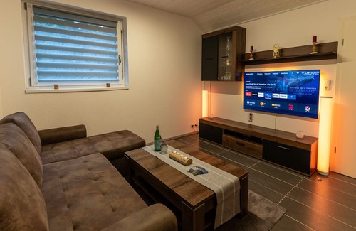 Kaufungen Apartamento | Apartment 'Ferienwohnung Haus Am See' with Wi-Fi