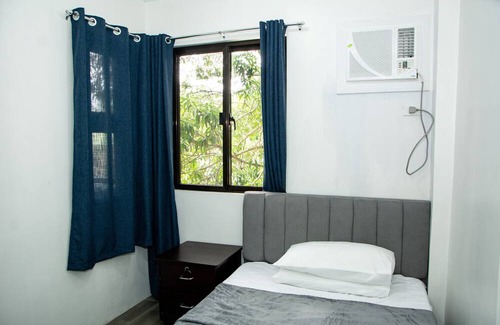 Imus Apartamento | Gibbz Apartelle (Unit 206)