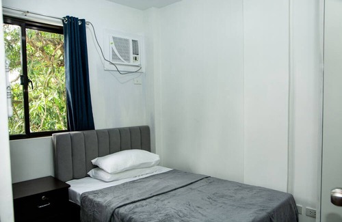 Imus Apartamento | Gibbz Apartelle (Unit 206)