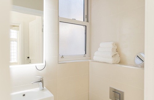 Royal Borough of Kensington and Chelsea Hotel | The Apartments