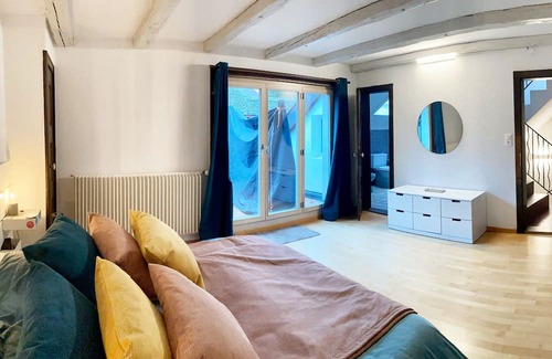 Hauterive Casa | Former winegrower's triplex near public transport