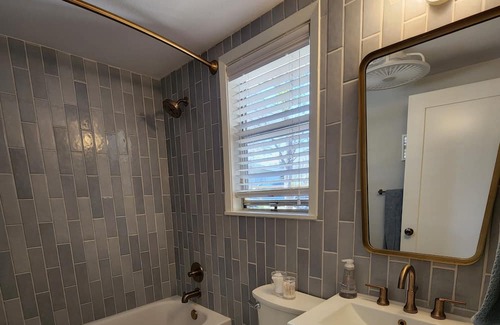 Burnet Cabaña | Hilltop Haven: 5 mins to Spider Mountain or Reveille Ranch biking