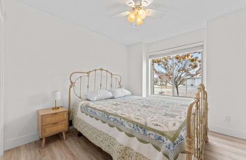 Eagle Casa | Eagle's Nest Retreat 4 bdrm 2 bath Fenced Yard