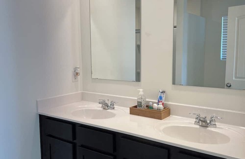 McCalla Casa | McCalla Modern Oasis. 25 minutes from Tuscaloosa and Birmingham!