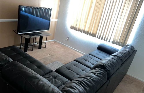 Uptown Casa | Safe/Family Friendly Townhome