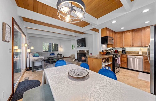 Tahoe Pines Casa | Family Friendly! Hot Tub! Private access to creek!