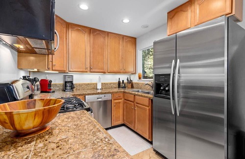 Tahoe Pines Casa | Family Friendly! Hot Tub! Private access to creek!