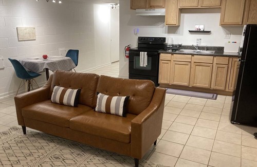 Rio Apartamento | Spacious One Bedroom Apartment, Charlottesville! Beautiful & Convenient Location