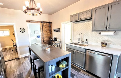 Pueblo Casa | Beautiful Bungalow in Pueblo