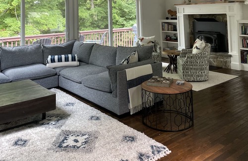 Lakeville Casa | Cozy lake house close to Hotchkiss, Indian Mountain and Berkshire Schools!
